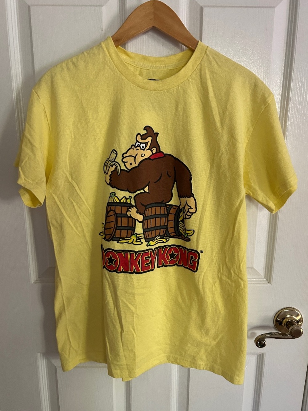 Nintendo Donkey Kong 100% Cotton Mens Size Medium (M) Yellow short sleeve tee